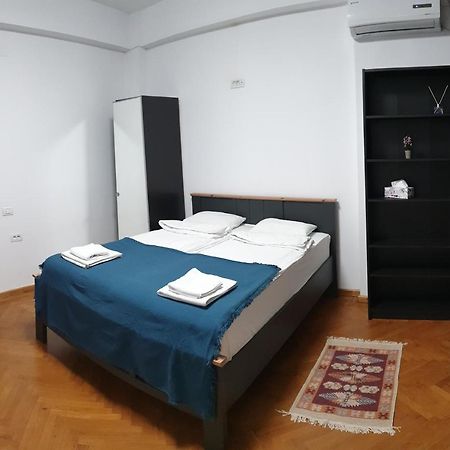 Apartamento Old Town Bliss Bucarest Exterior foto